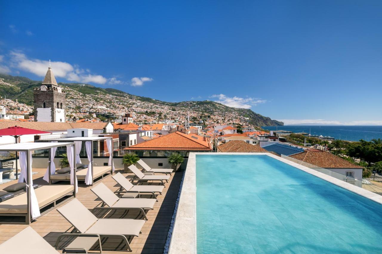 Barcelo Funchal Oldtown Hotel Екстериор снимка The rooftop pool at the Hotel Porto Santo