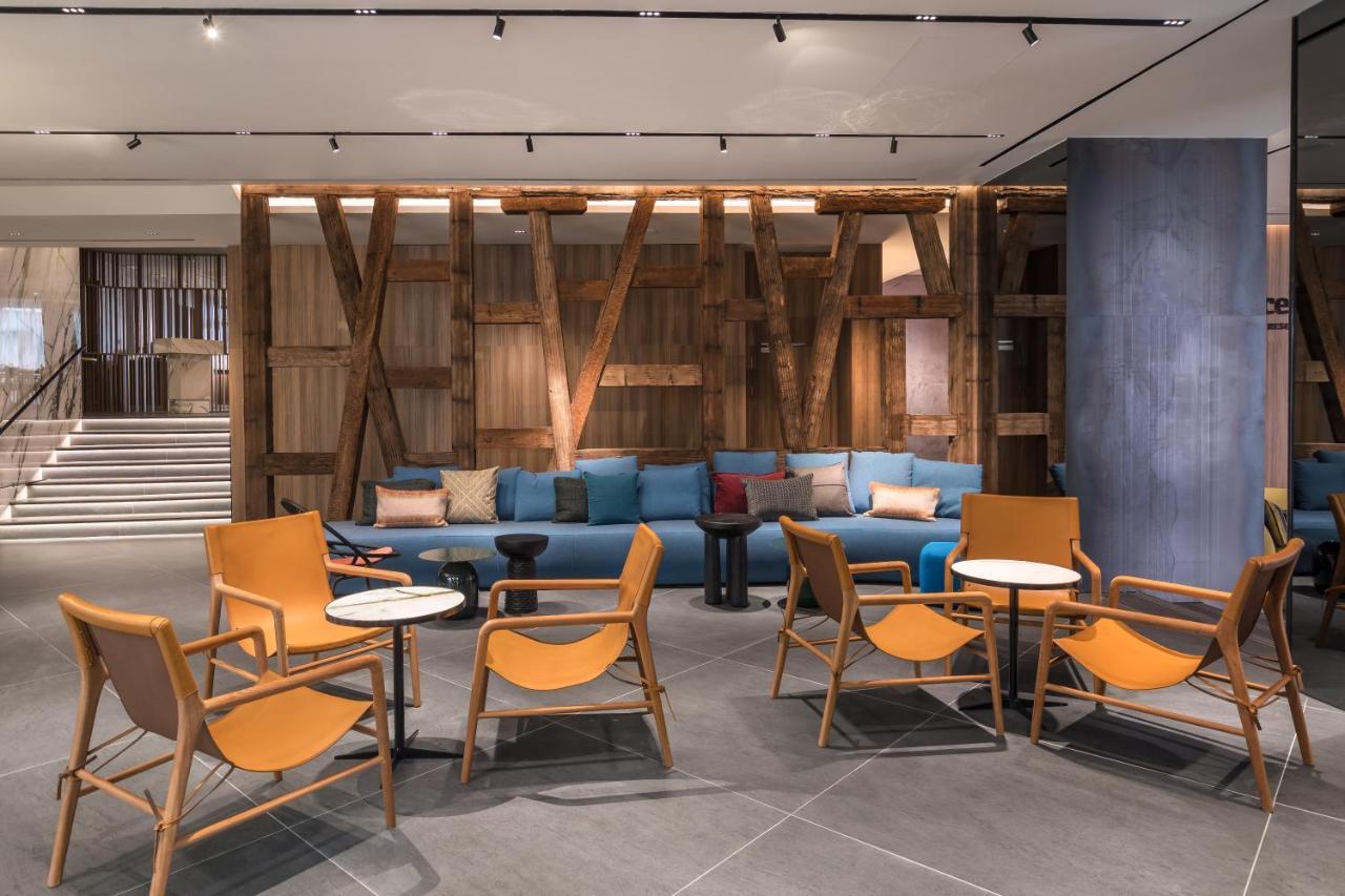 Barcelo Funchal Oldtown Hotel Екстериор снимка The lounge at the airport