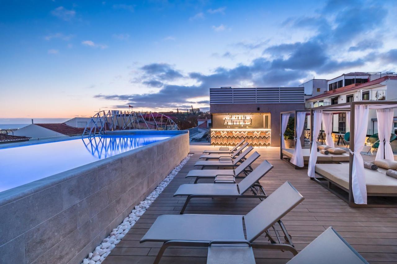 Barcelo Funchal Oldtown Hotel Екстериор снимка Rooftop pool at the hotel