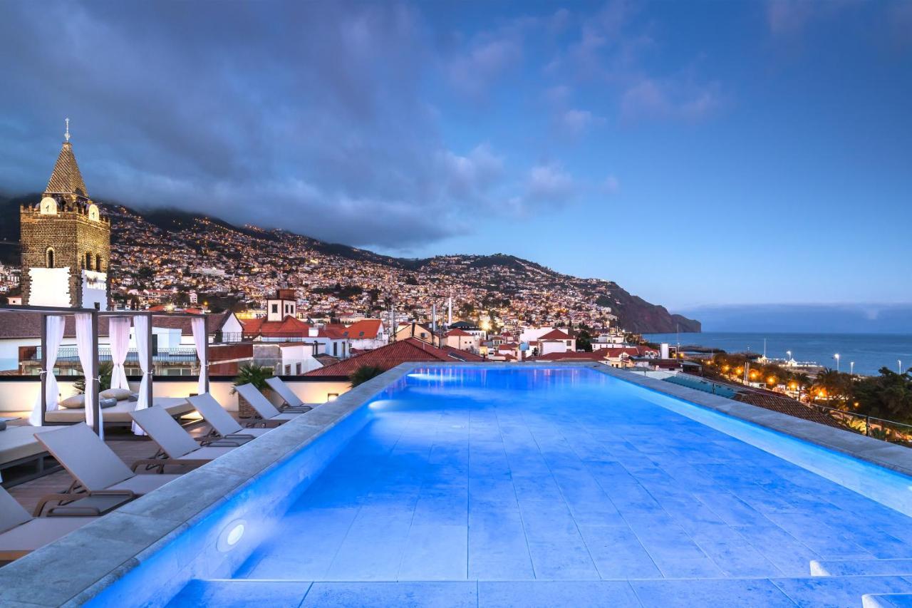 Barcelo Funchal Oldtown Hotel Екстериор снимка The pool at the Belmond Madeira, overlooking Funchal