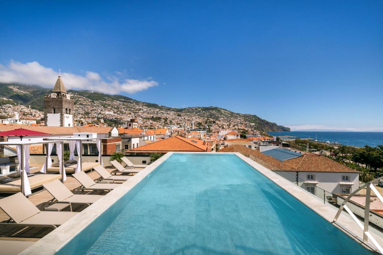 Barcelo Funchal Oldtown Hotel Екстериор снимка The rooftop pool at the hotel
